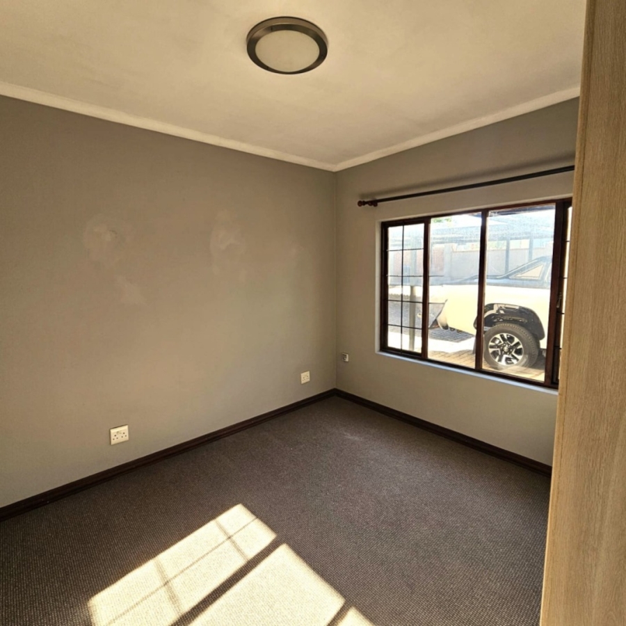 To Let 2 Bedroom Property for Rent in Waterval East North West